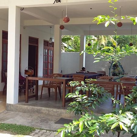 Calidan Bed and Breakfast Mirissa Buitenkant foto