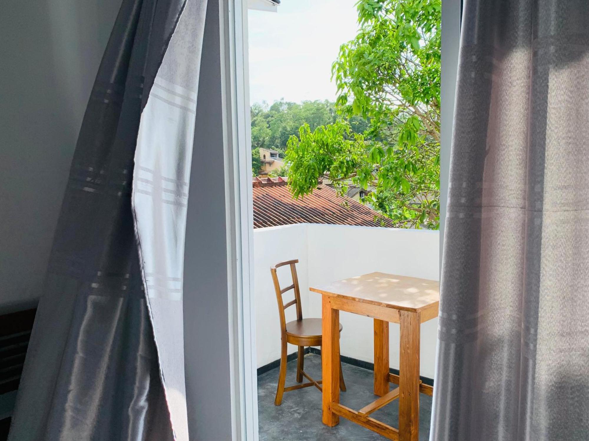 Calidan Bed and Breakfast Mirissa Buitenkant foto