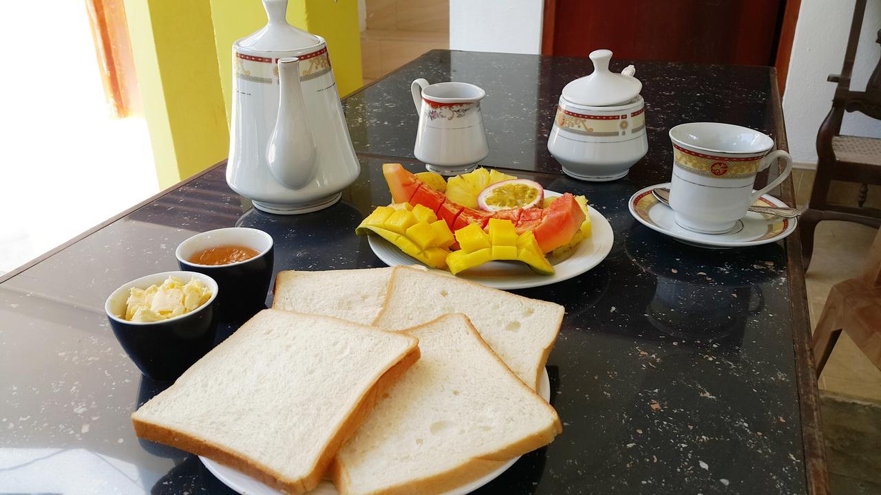 Calidan Bed and Breakfast Mirissa Buitenkant foto